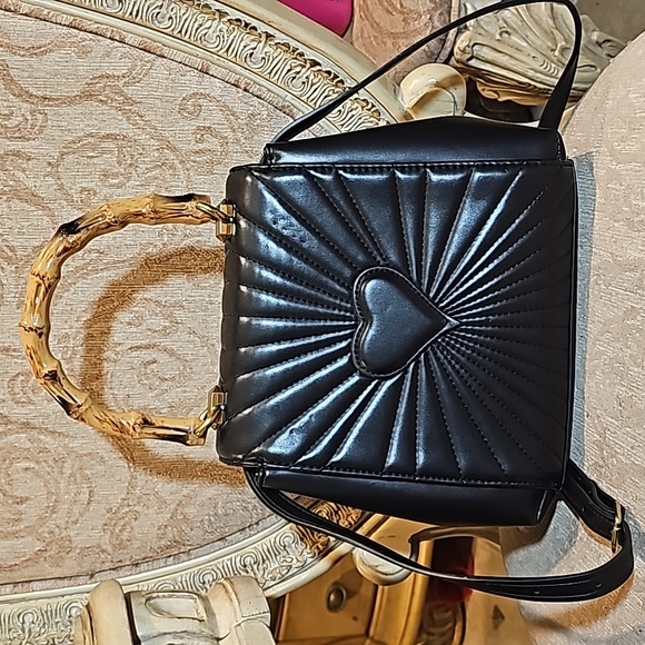 Beautiful!! bag, excellent condition except for some marks on back as shown - Picture 4 of 12